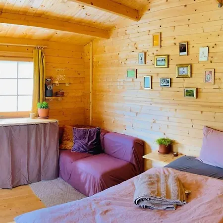 Nature Retreat In A Beautiful Off-grid Cabin Apartmán